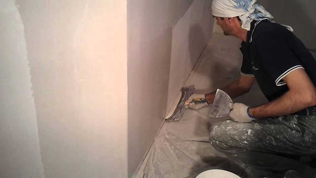 [инструкция] как правильно шпаклевать стены под обои | видео