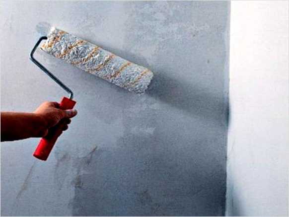 Как грунтовать стены перед шпаклевкой: выбор материала и технология работ