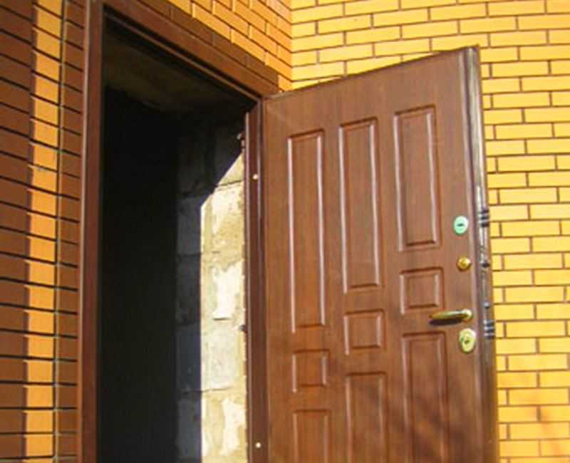 Как выбрать входную дверь для квартиры