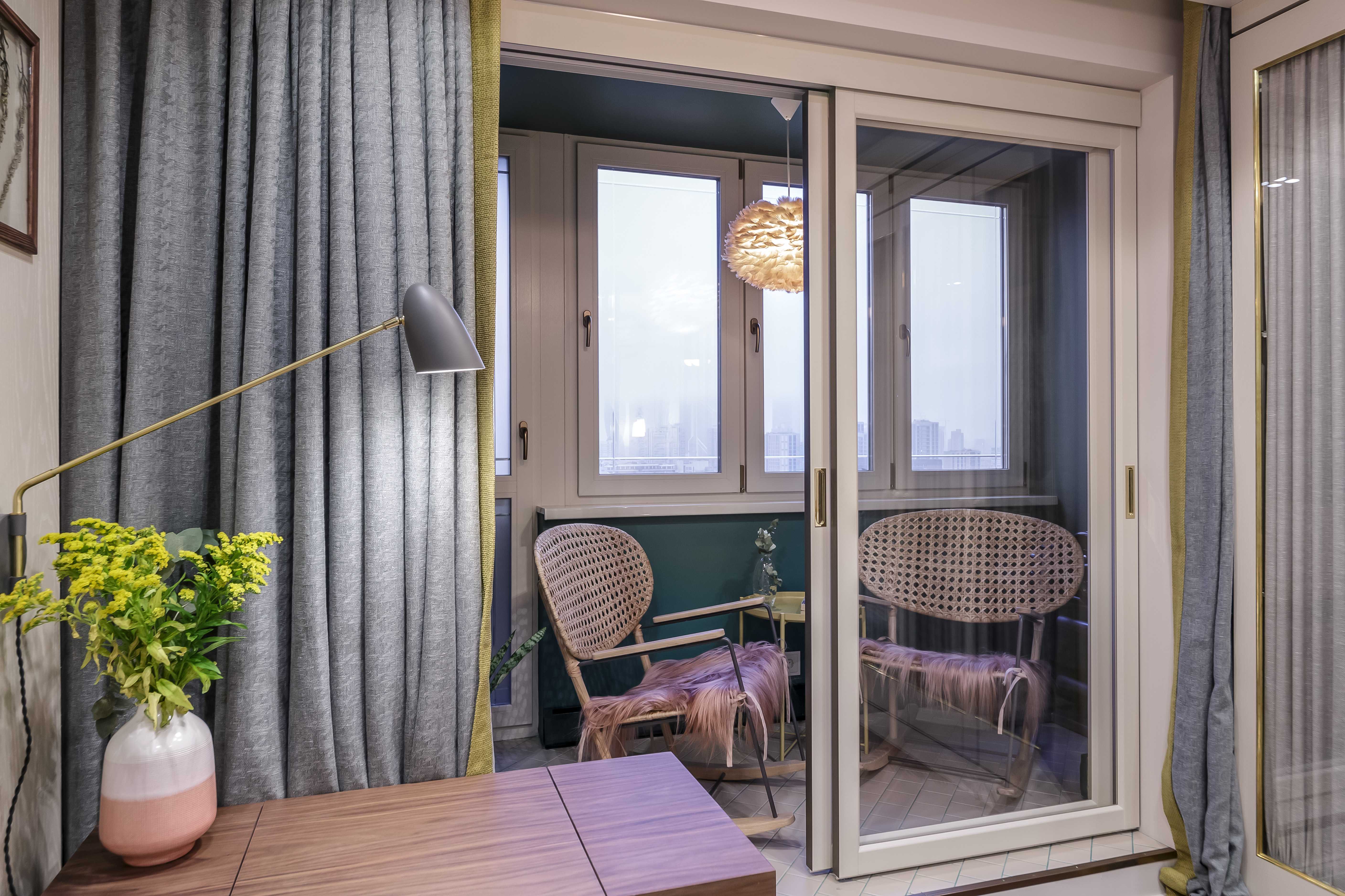 Французское окно на балкон – установка и ее особенности