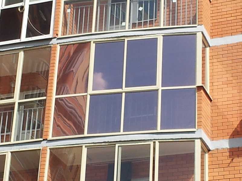 Способы крепления энергосберегающих пленок на окна: виды материала, плюсы и минусы