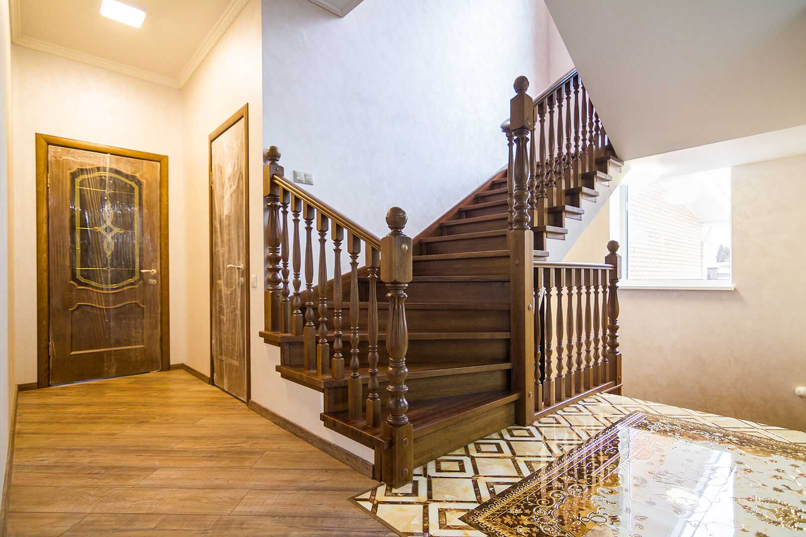 Винтовые лестницы: варианты конструкций, особенности сборки и установки