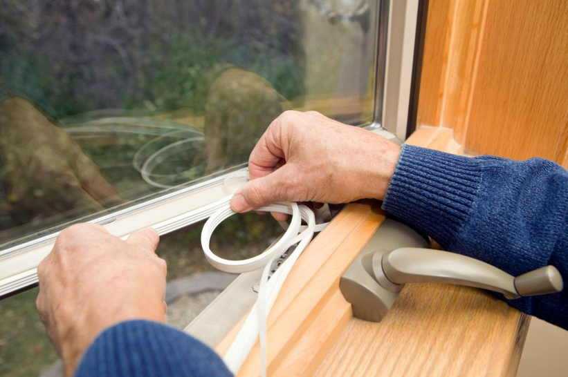 Как утеплить старые деревянные окна на зиму своими руками? — журнал "рутвет"