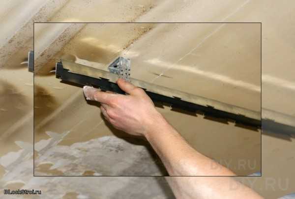 Как разобрать подвесной потолок в ванной