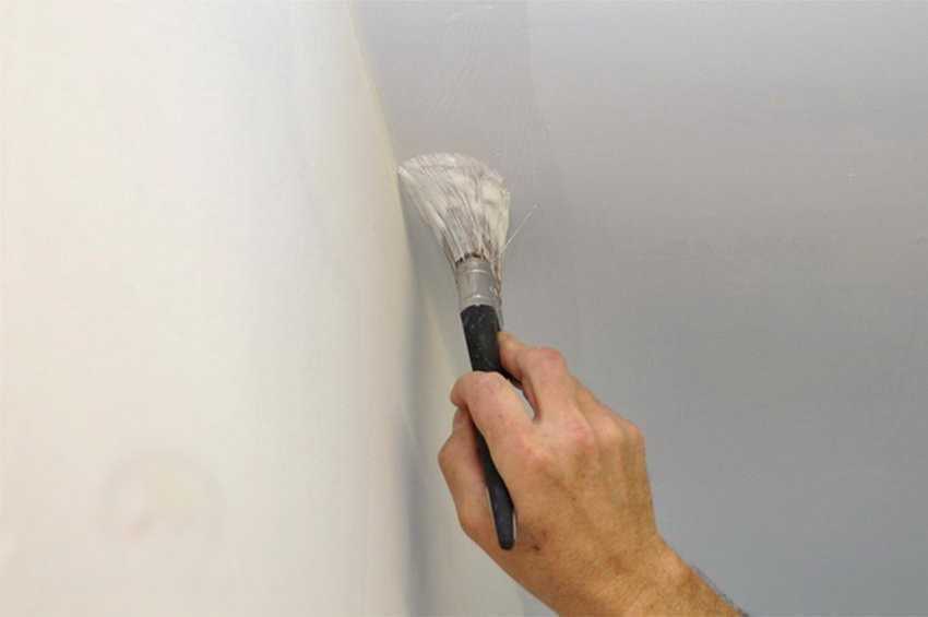 Как побелить потолок водоэмульсионной краской своими руками