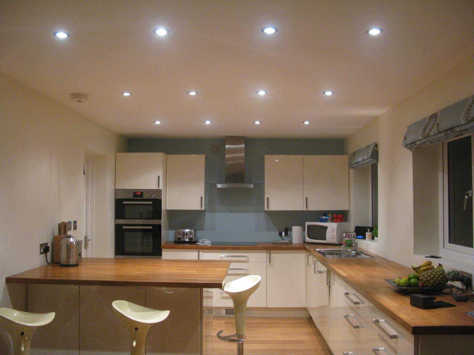 Светильники для натяжных потолков (113 фото): какие потолочные светильники лучше, расположение в интерьере
