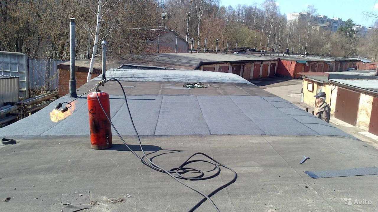 Правила ремонта крыши гаража своими руками и выбор подходящих материалов