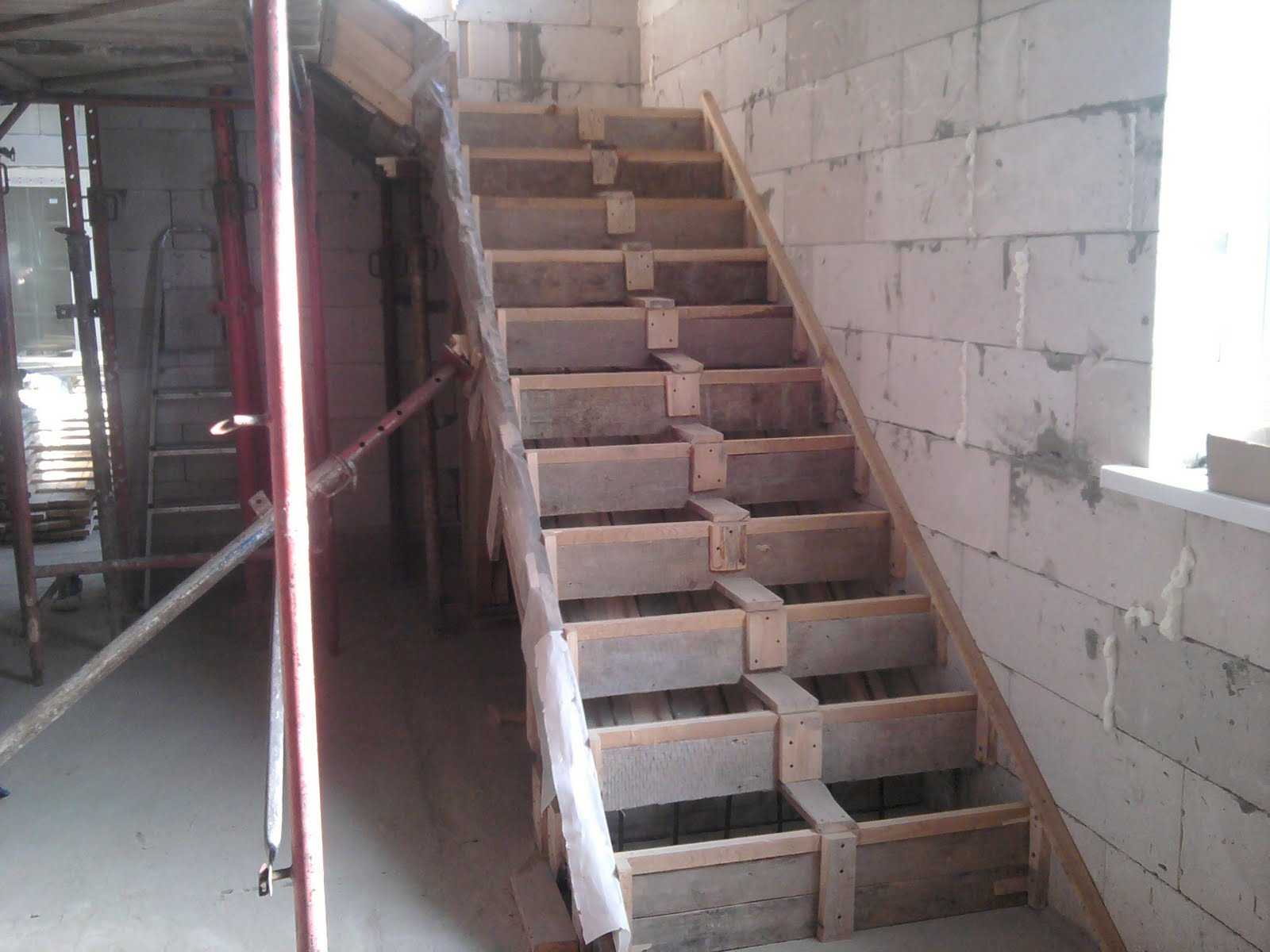 Бетонная лестница своими руками - инструкция по строительству и отделке!