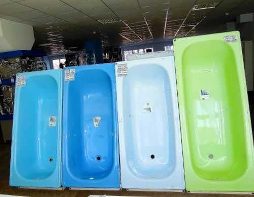 Цветные акриловые ванны: особенности и характеристики изделия Конструкция в интерьере ванной комнаты Разнообразие цветов и форм