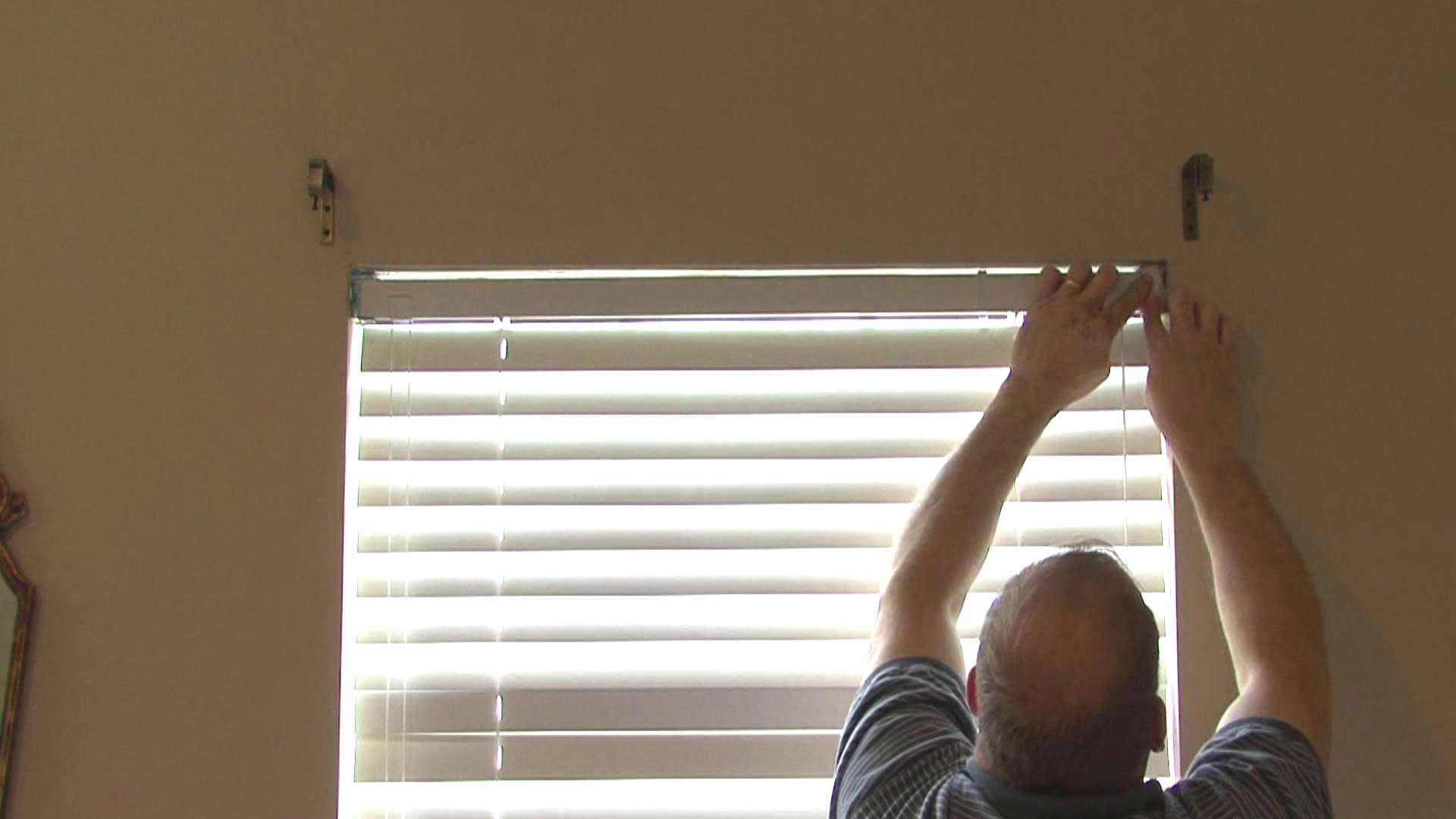 Установка рулонных штор на пластиковые окна: фото, видео инструкция
установка рулонных штор на пластиковые окна: фото, видео инструкция