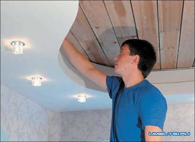 Ремонт натяжных потолков (31 фото): что делать, если потолок порвался или его проткнули, как отремонтировать своими руками