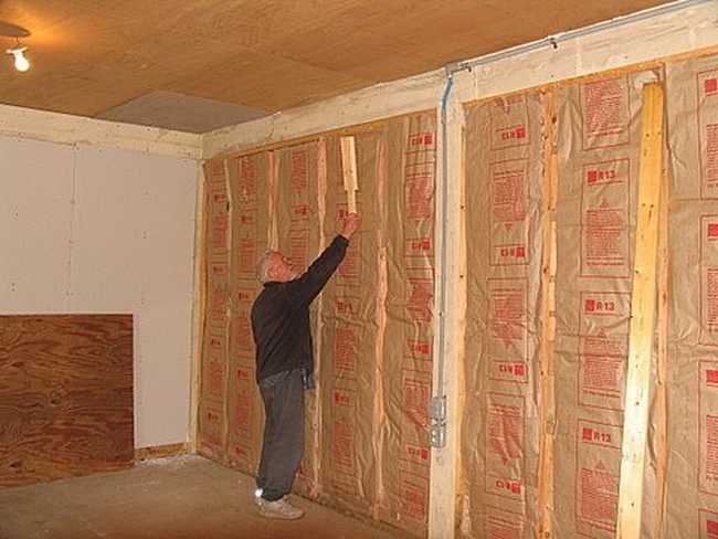 Особенности выбора и монтажа утеплителя для стен внутри дома