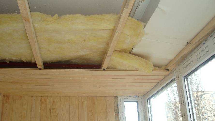 Технологии утепления потолка в деревянном доме