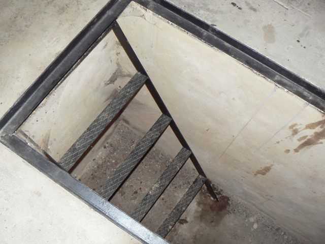 Лестница в погреб: из бетона, металла или дерева
