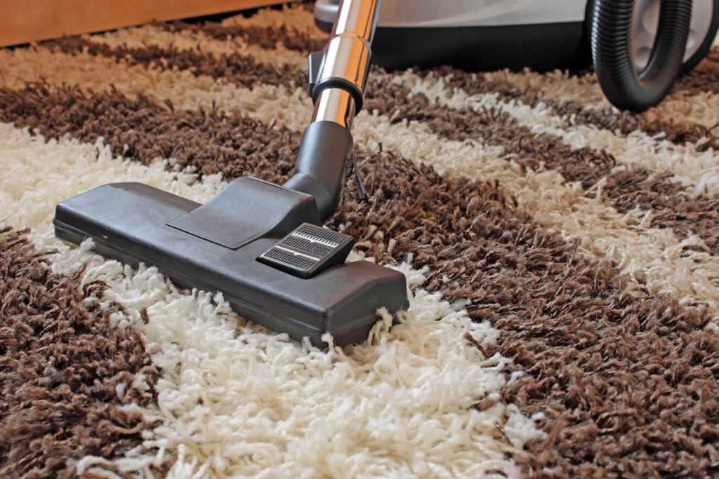Как почистить ковролин в домашних условиях и можно ли его стирать