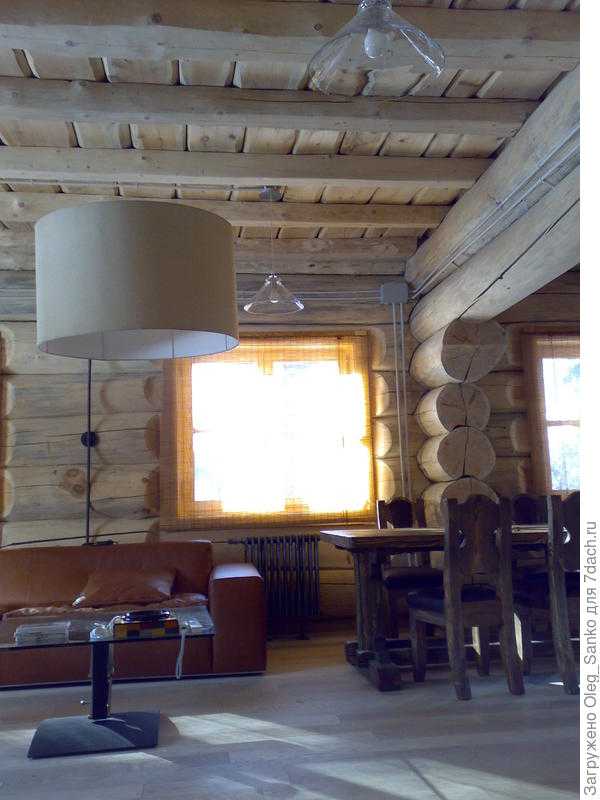 Как поднять потолок в деревянном доме?