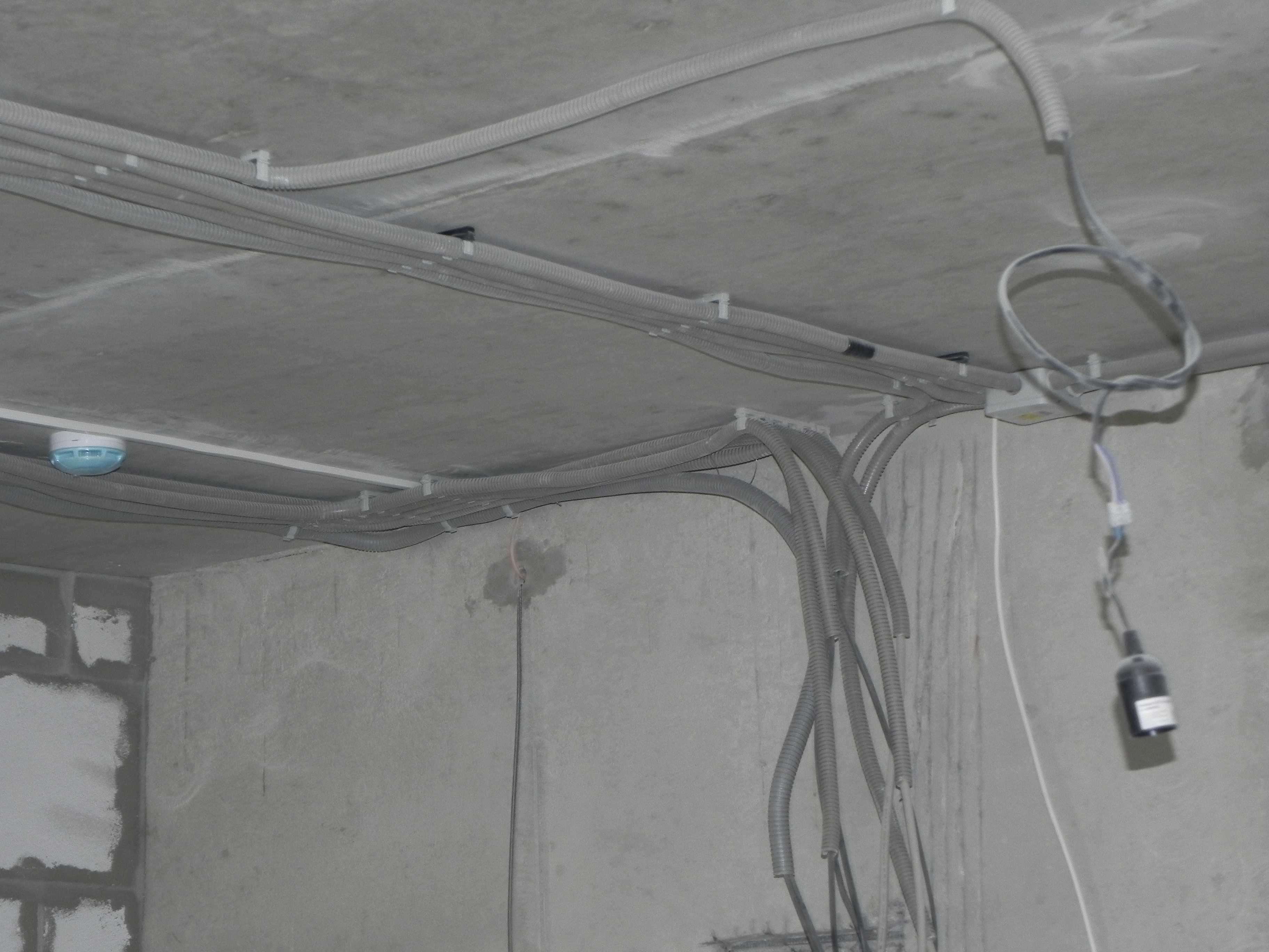 Крепление кабеля к потолку: варианты и способы