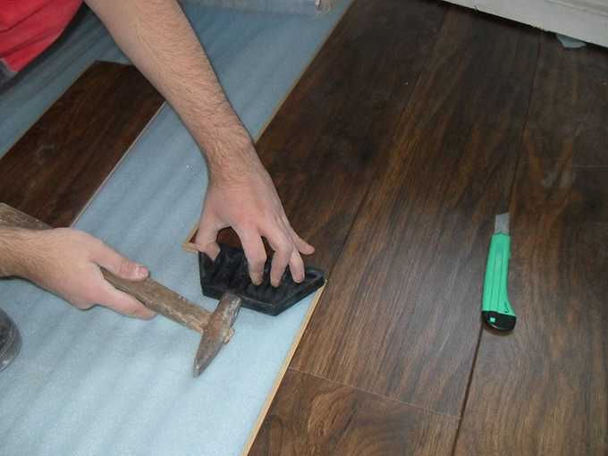 Укладка ламината на деревянный пол своими руками