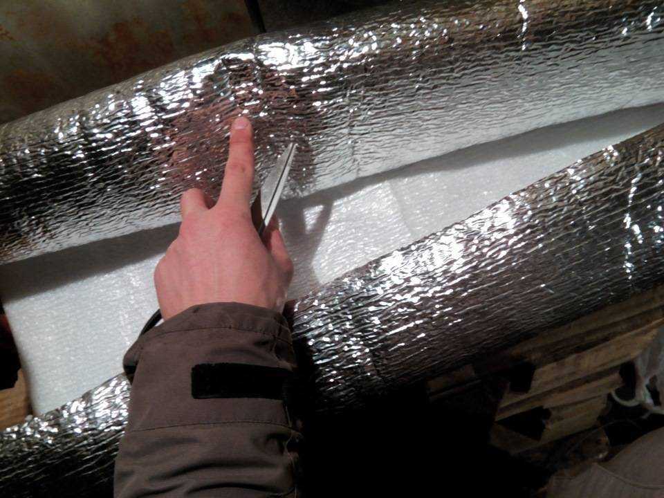 Фольгированный утеплитель: рулонная теплоизоляция с фольгой, утепление потолка и стен, название утепляющих материалов с алюминиевым покрытием