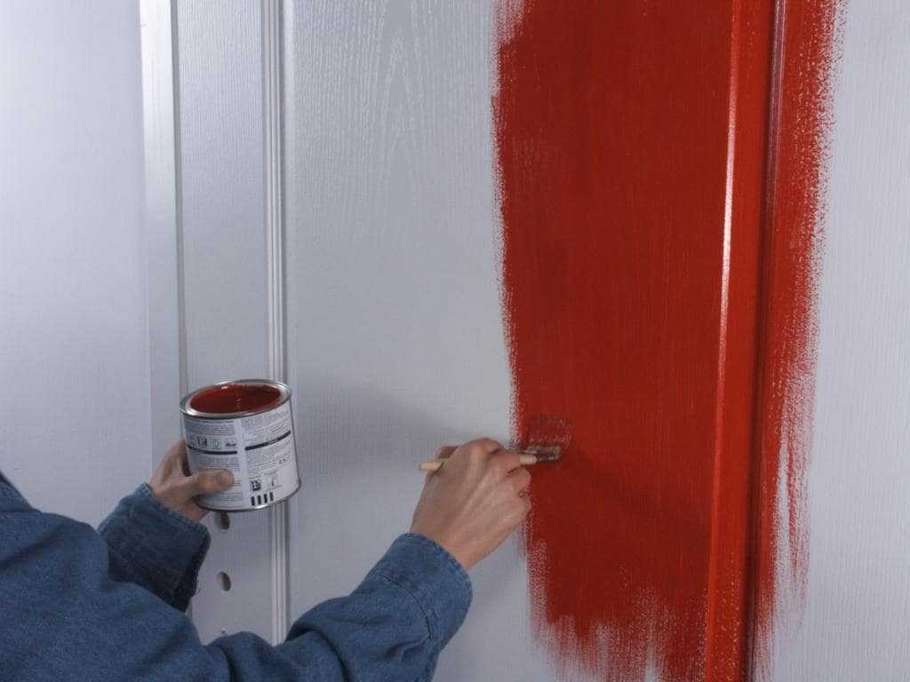 Как правильно покрасить дверь?