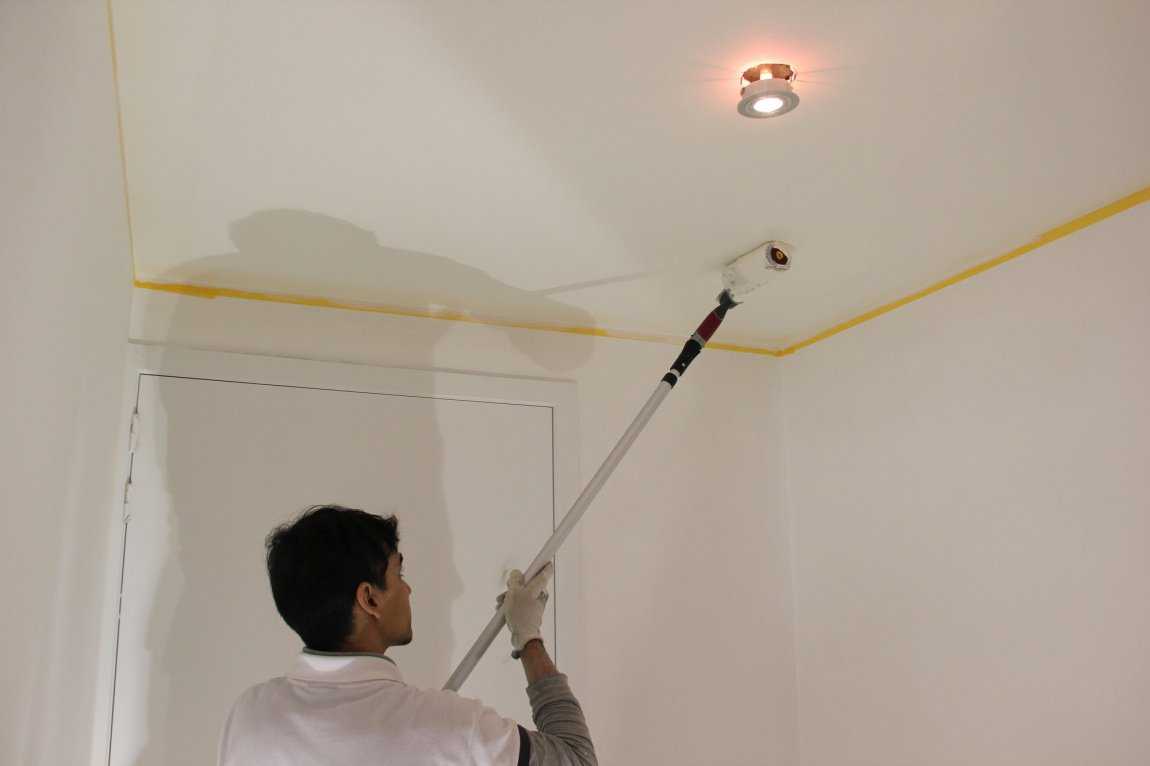 Как выбрать и правильно пользоваться краскопультом для потолка?