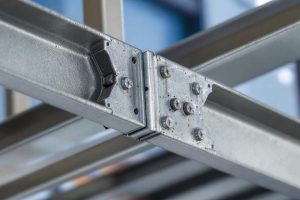 Лестница на монокосоуре: конструкция, металл, монтаж