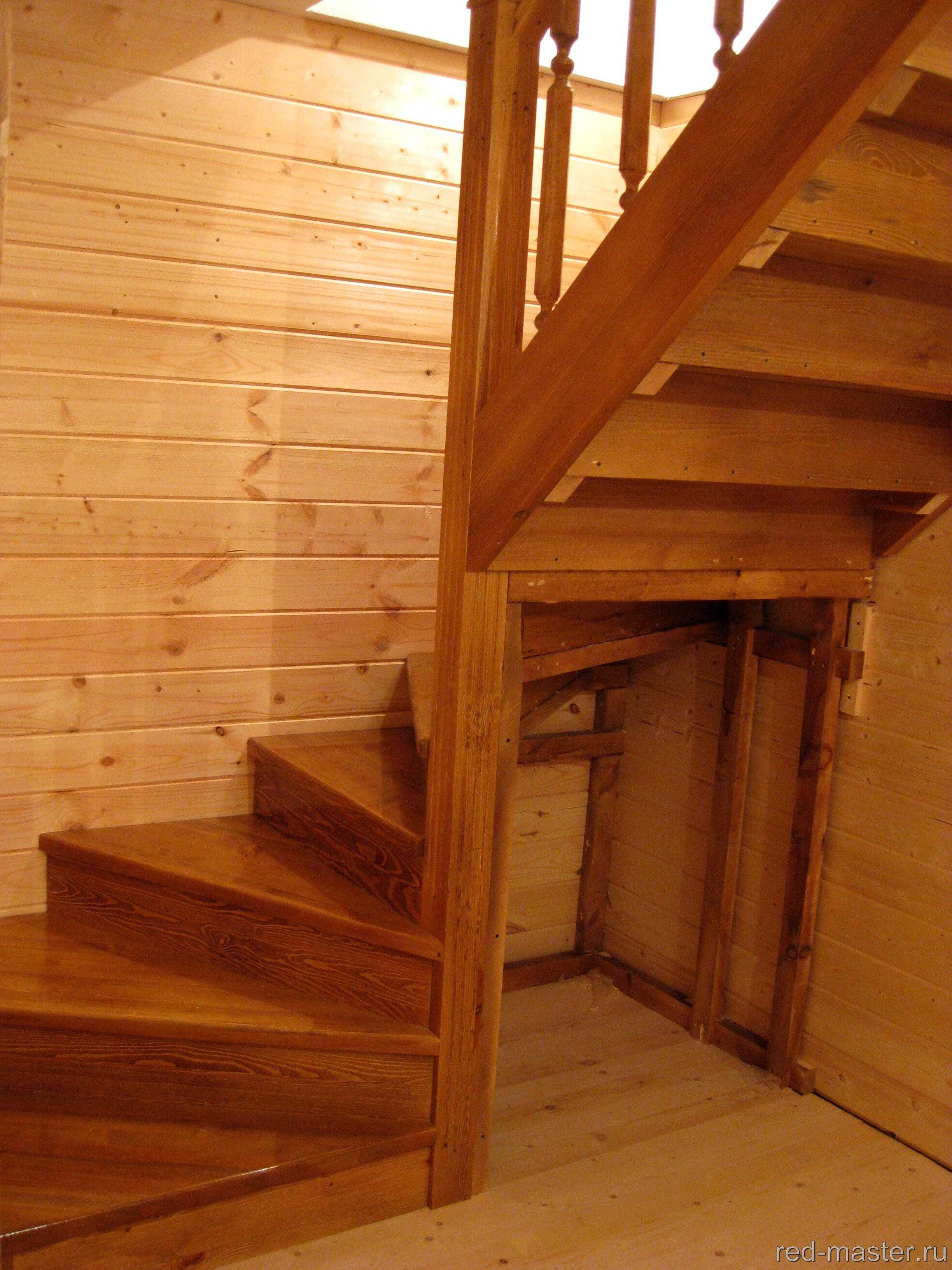 Лестница на второй этаж своими руками фото. Деревянная лестница. Лестница деревянная на второй. Деревянная лестница с поворотом. Лестница деревянная на второй этаж.