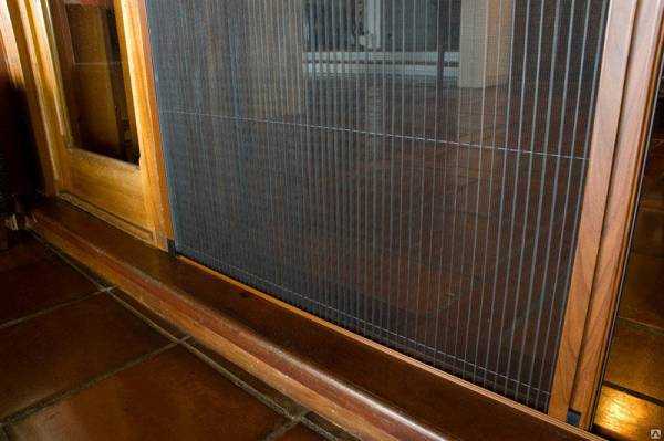 Москитная сетка на двери — многофункциональный элемент защиты помещения