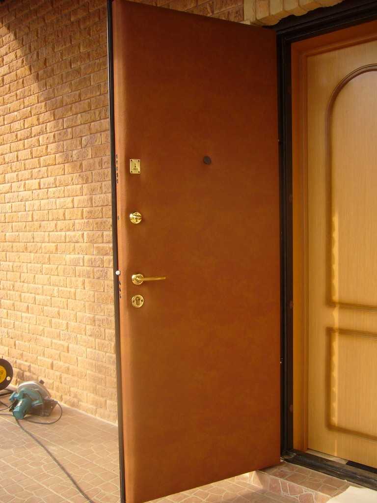 Как утеплить железную дверь: входная изнутри