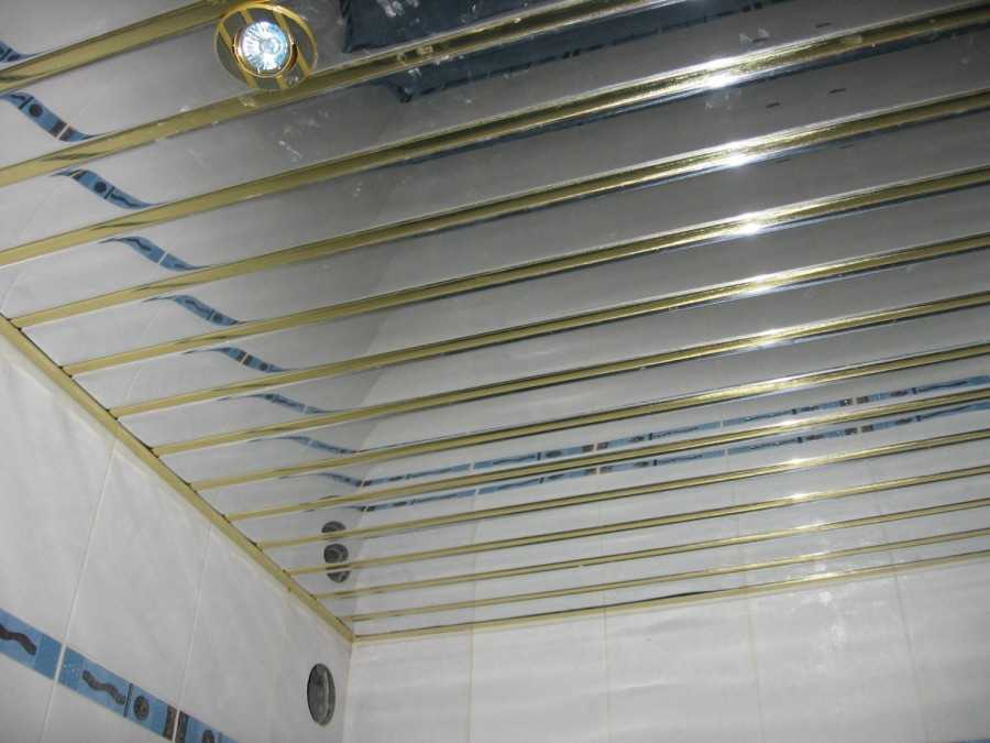 Потолок в ванной своими руками — советы по выбору стиля и дизайна. способы монтажа и варианты отделки потолка