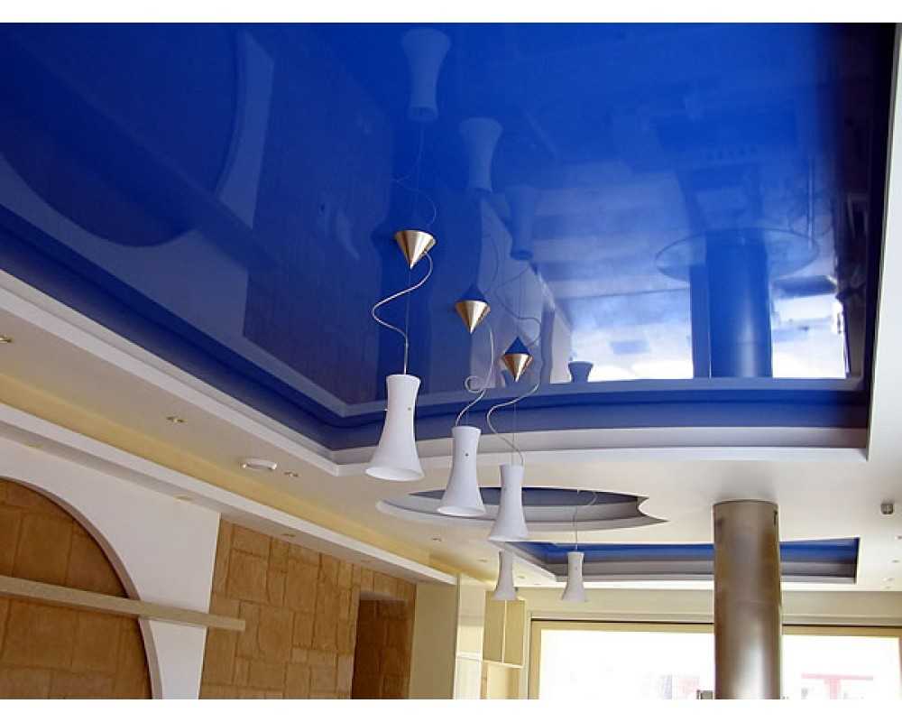 Глянцевые натяжные потолки - преимущества и недостатки, фото