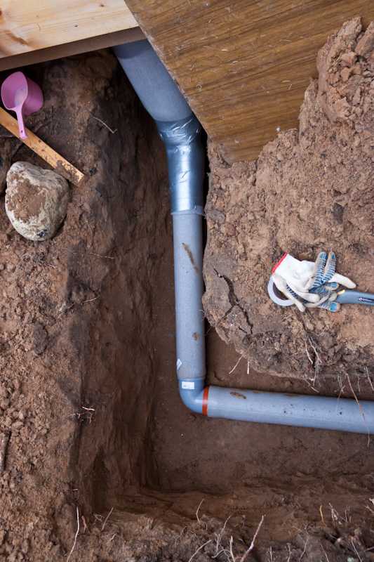 Утепление канализационных труб в земле своими руками: утеплитель для теплоизоляции труб канализации, чем утеплять на улице и как