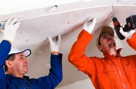 Чем покрасить деревянный потолок в доме и стоимость покраски за квадратный метр - построй