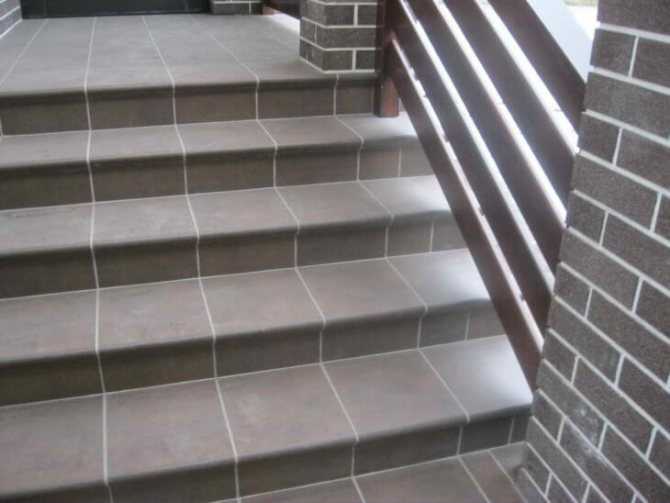 Ступени для лестниц из ламината – преимущества материала и способы отделки