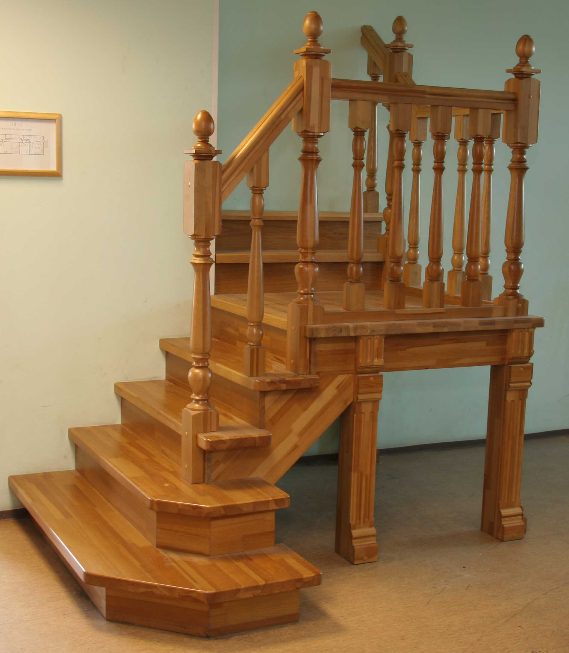 Установка балясин на деревянную лестницу своими руками: варианты крепления, этапы монтажа, фото и видео