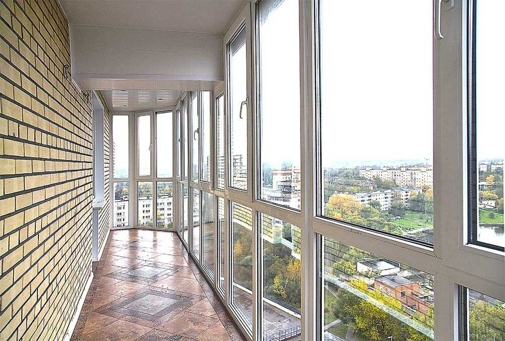 Панорамное окно на балкон или лоджию: варианты решений