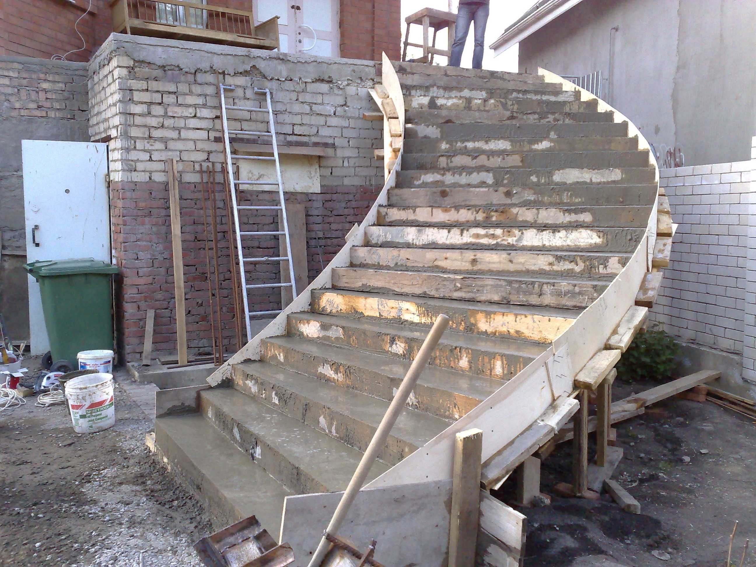 Красивая и надежная лестница из бетона своими руками – варианты конструкций и особенности изготовления