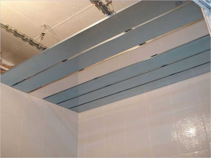 Реечный потолок в ванной: основные разновидности, варианты стильного оформления и лучшие идеи применения