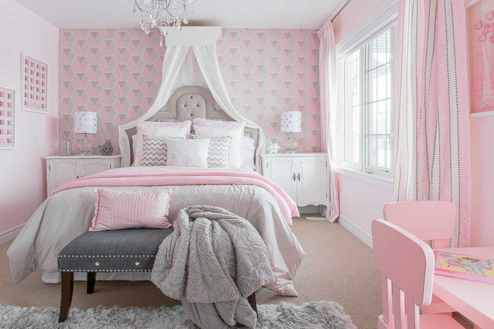 Серо розовая комната. Спальня в розовых тонах. Серо-розовый интерьер. Спальня в серо розовых тонах. Серо-розовый интерьер спальни.