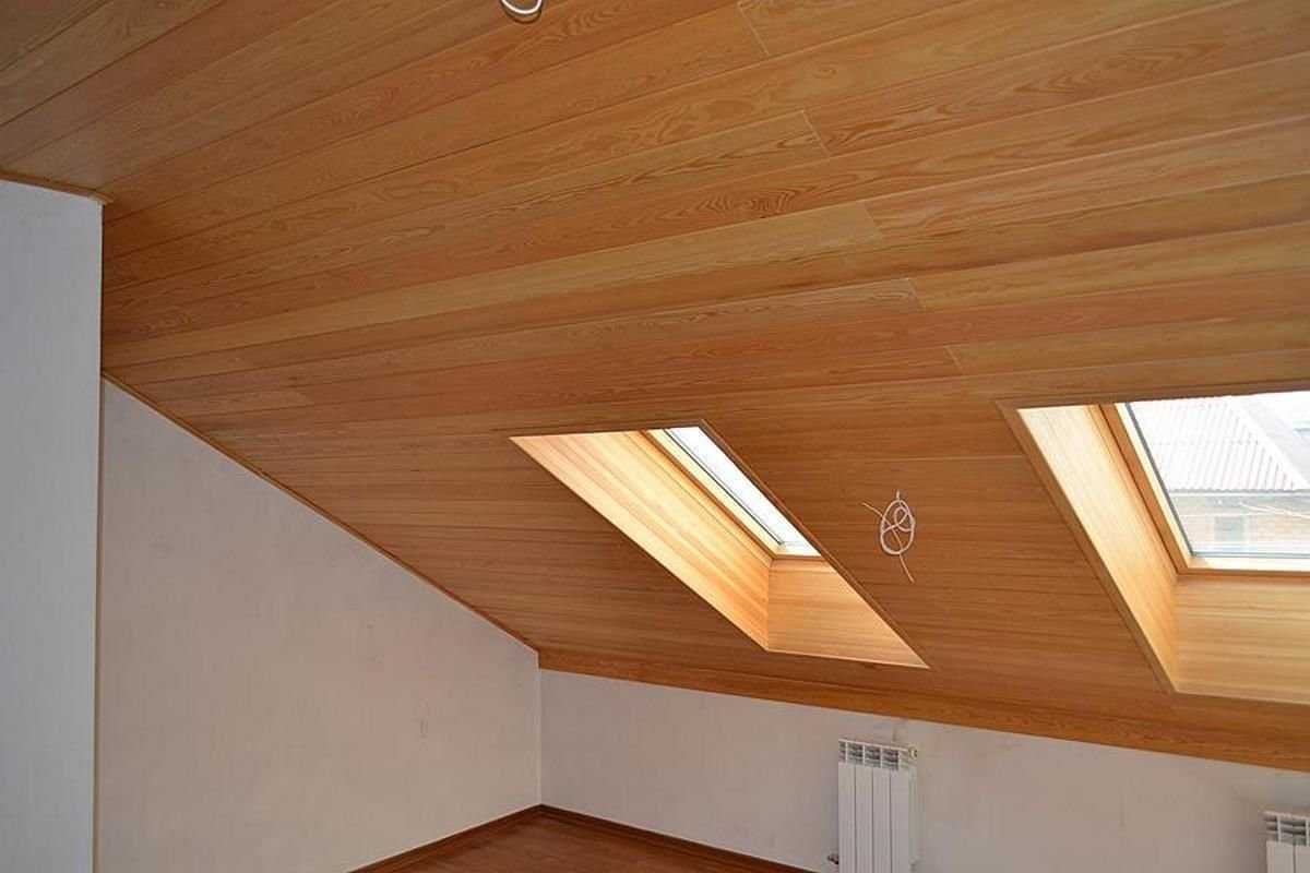 Ламинат на потолок – оригинальное дизайнерское решение