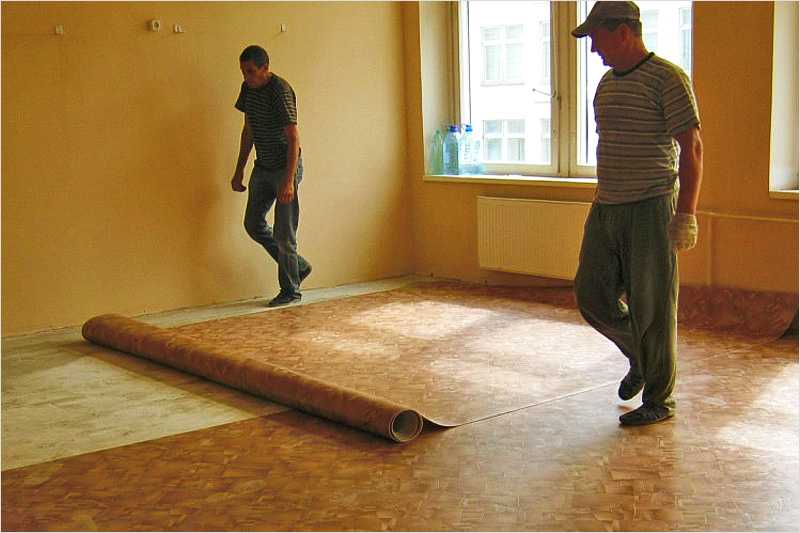 Что стелить под линолеум: что положить на бетонный и деревянный пол, как класть на двп и дсп пол, нужна ли грунтовка