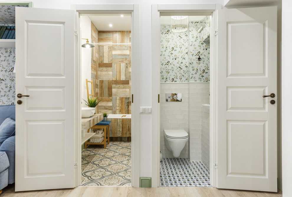 Как выбрать дверь в ванную комнату: на что обратить внимание при выборе конструкции и конкретного полотна, как не ошибиться при покупке, фото