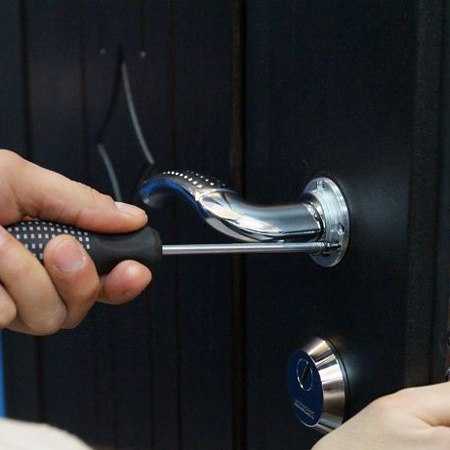 Ремонт дверной ручки железной двери: замена ручки входной металлической конструкции. как починить, если она сломалась?