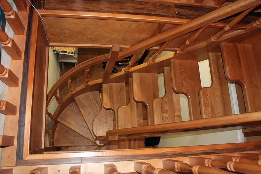 Лестница гусиный шаг: фото, своими руками, расчет, на второй этаж, пошаговая инструкция, деревянная, с поворотом, из металла, размеры, виды