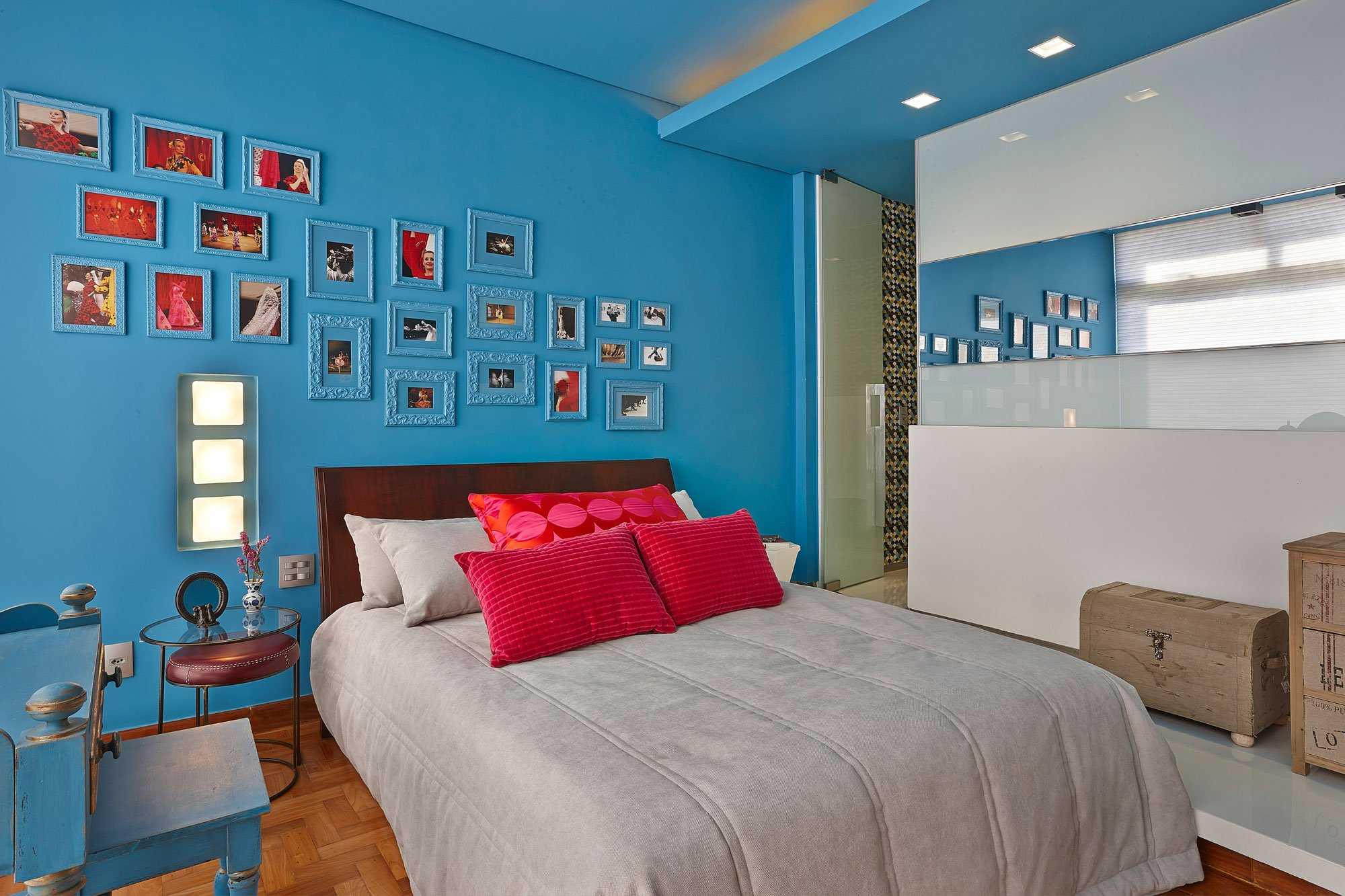 Стены под покраску в интерьере (63 фото): окрашенные стены в дизайне квартиры и дома, дизайнерские идеи оформления спальни разными цветами
