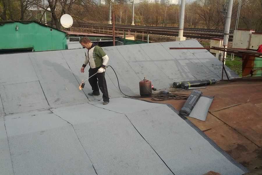 Ремонт протечек крыши в деревянном доместройполимер