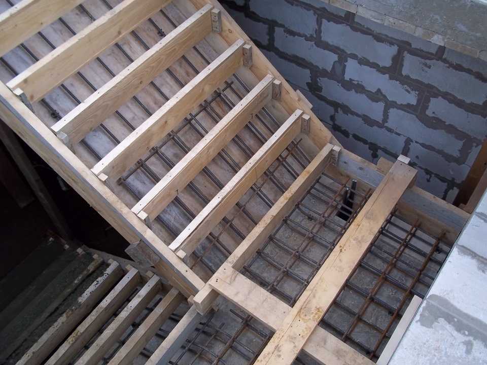 Пошагово: бетонная монолитная лестница своими руками