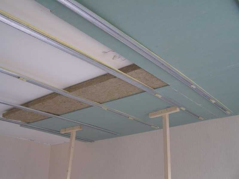 Как сделать шумоизоляцию потолка в квартире под натяжной потолок: рекомендации