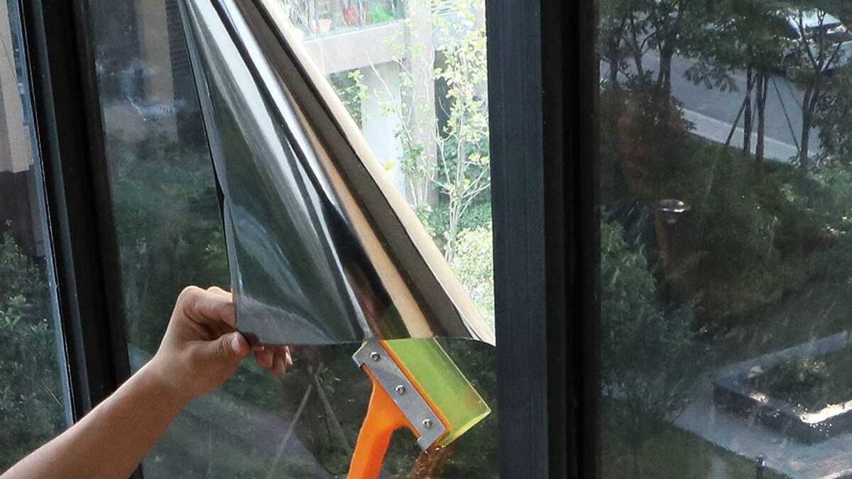 Как клеить солнцезащитную пленку на окно: правильно наклеиваем фольгу от солнца