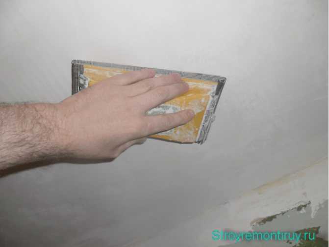 Штукатурка потолка своими руками: инструкция для выравнивания потолка штукатуркой